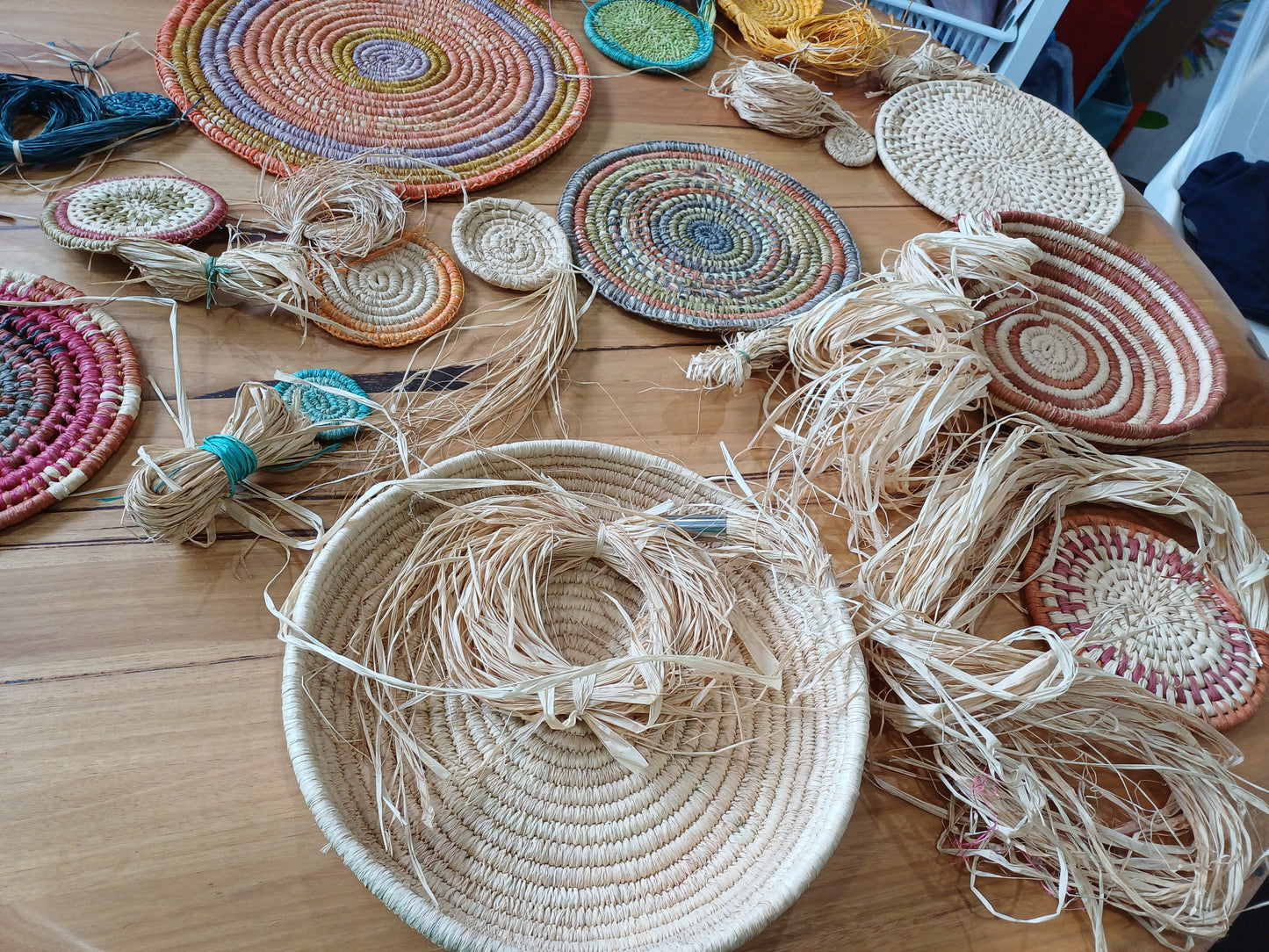 Raffia Natural Hank 1kg